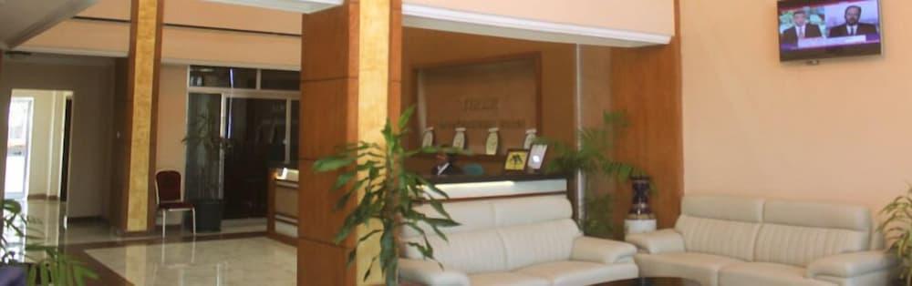 Tirar International Hotel - Lobby Sitting Area