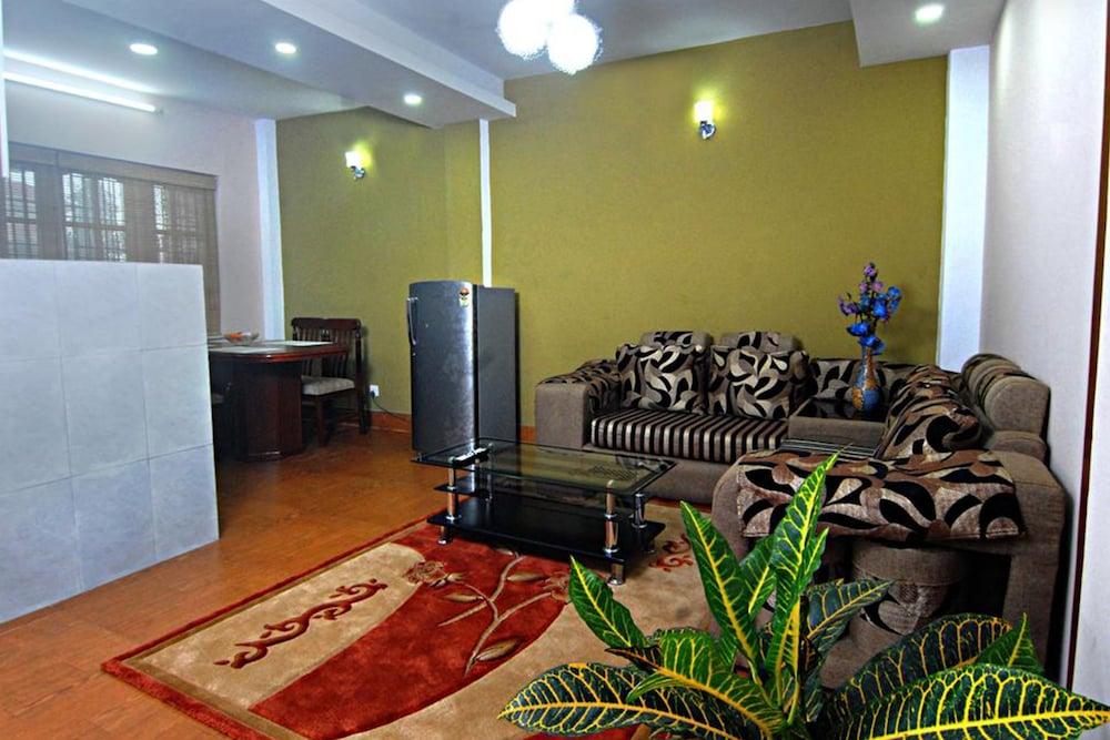 Khushi Homestay - Living Room