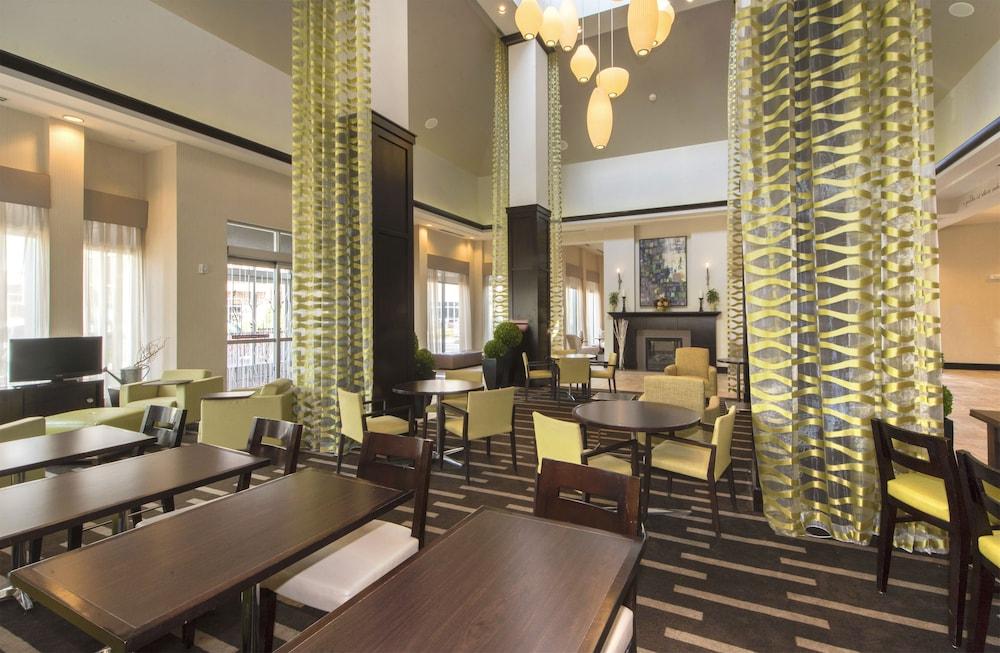 Hilton Garden Inn Raleigh-Cary - Lobby Lounge