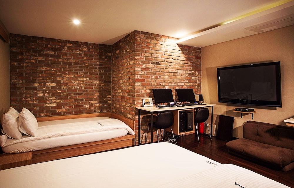 Comma Hotel Seomyeon - Room
