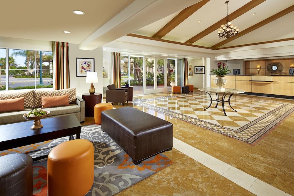 Anaheim Portofino Inn and Suites - Lobby