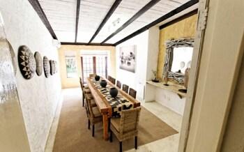 Rustika Guest Lodge - Dining