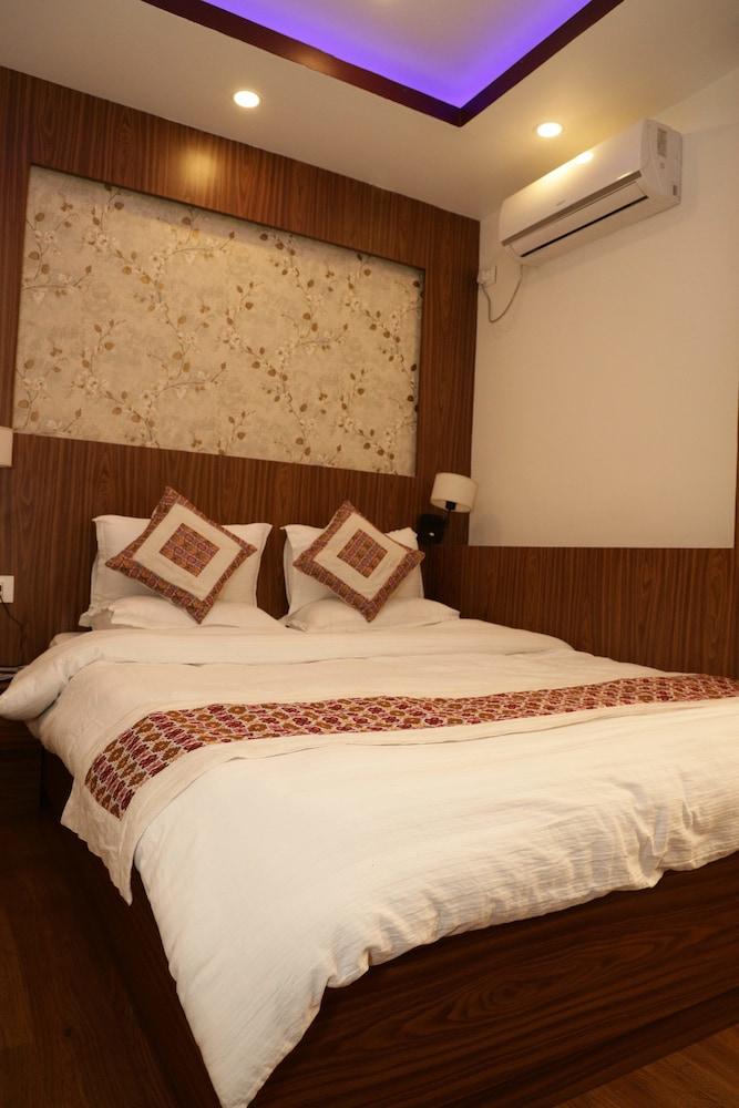 Hotel Maa Laxmi Inn - Room