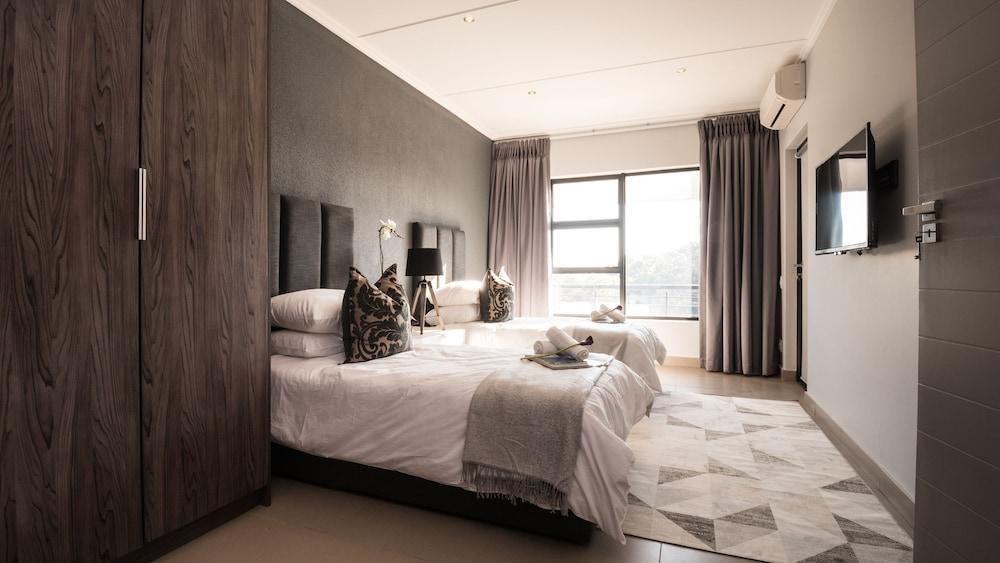 Odyssey Luxury Apartments - Room