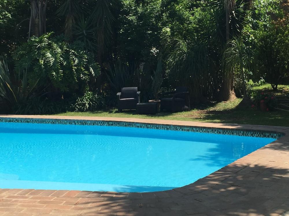 The Pecan Tree - Outdoor Pool