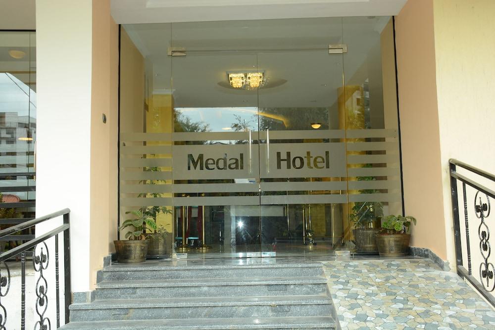 Medal hotel - Interior Entrance