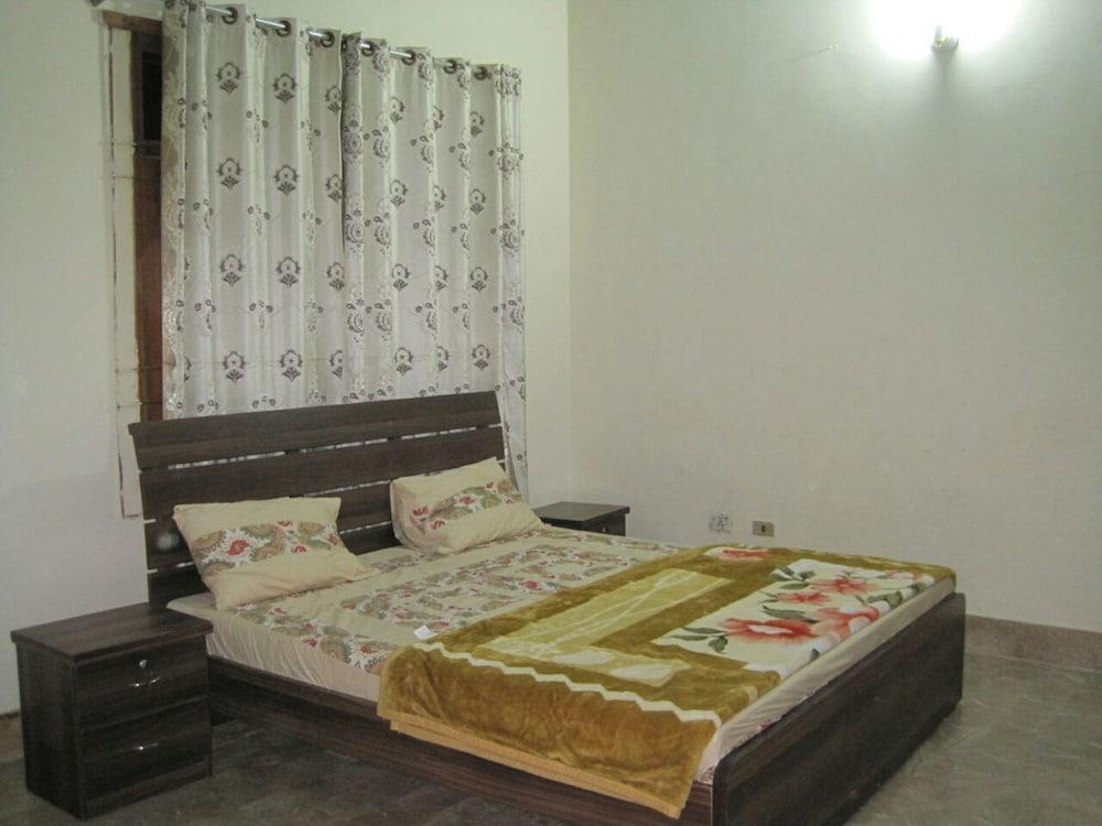 Guest House - Room