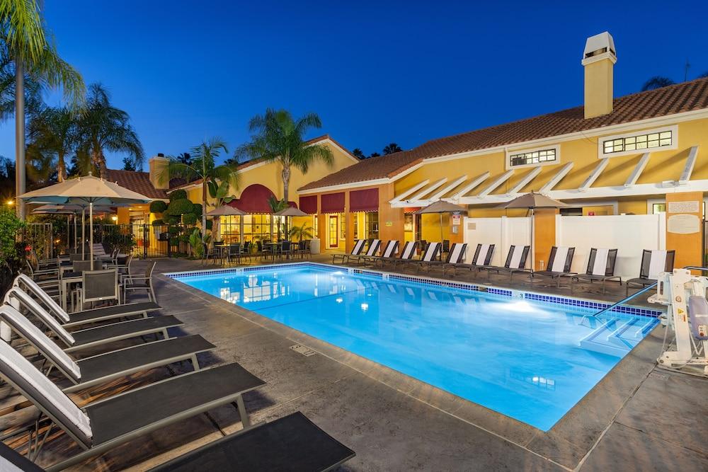 Clementine Hotel & Suites Anaheim - Featured Image
