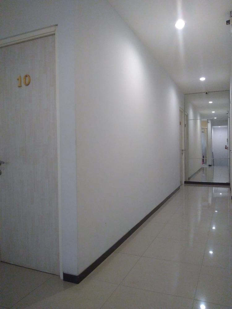 Budget Guest House Tunas Mandiri Jaya - Hallway