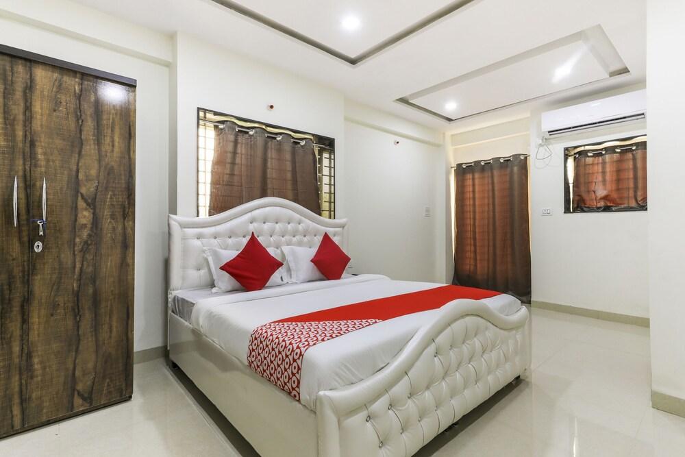 OYO 41187 Hotel Jainam Regency - Featured Image