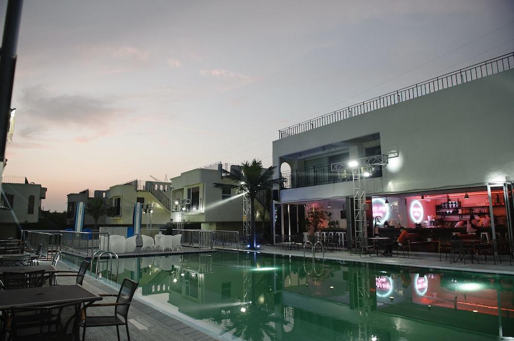 Rico Resort - Outdoor Pool