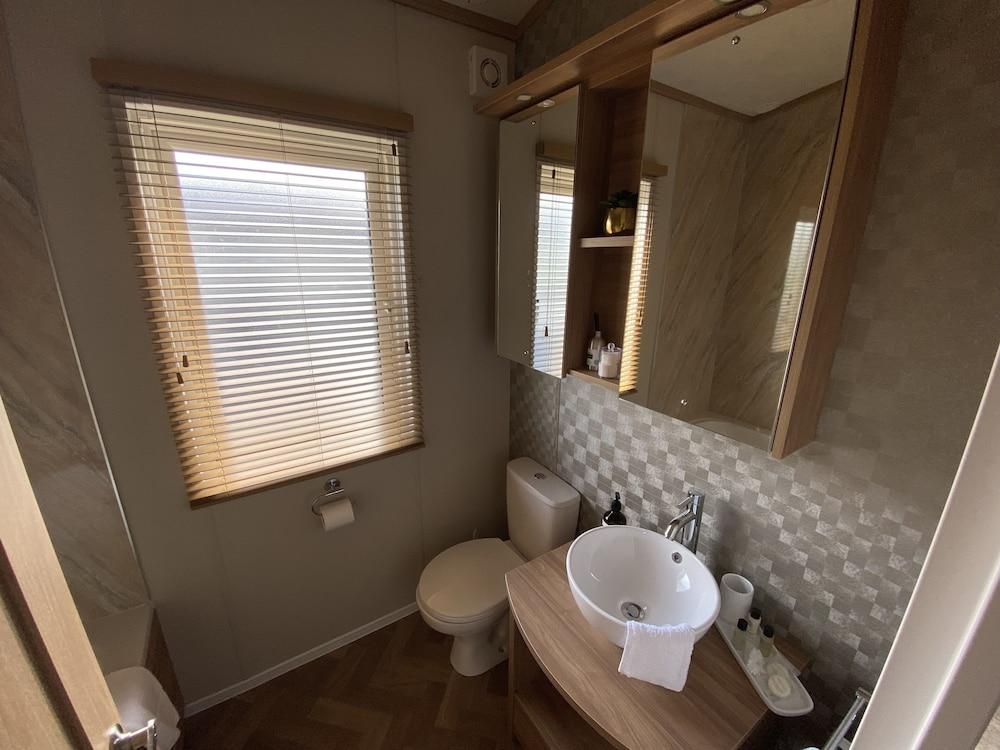 Saltire 59 2-bedroom Lodge - Bathroom