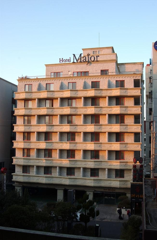 Major Hotel - Featured Image