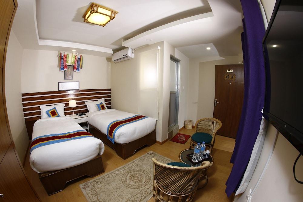 Truly Asia Boutique Hotel - Room