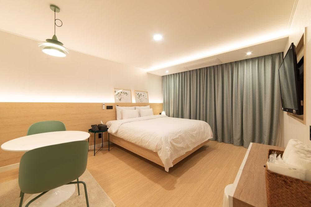 Jeongseong Hotel - Room