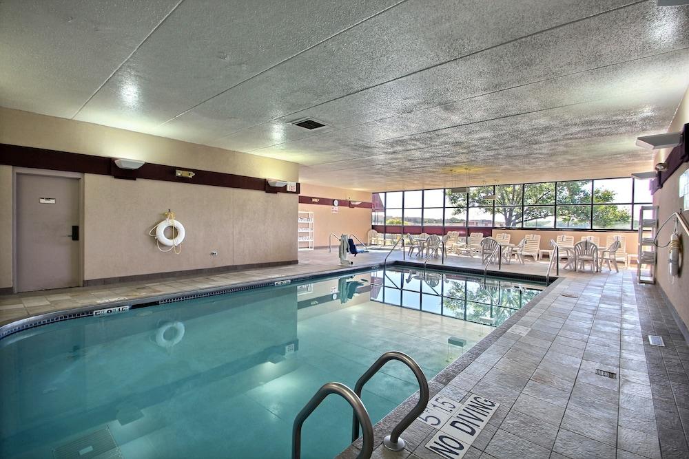 Comfort Inn & Suites Madison - Airport - Indoor Pool