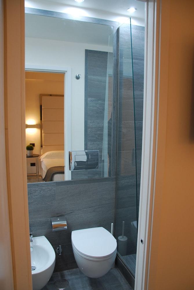 LHP Suite Rapallo - Bathroom