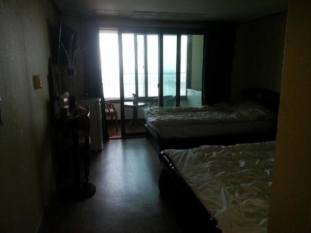 Eden Hostel - Room