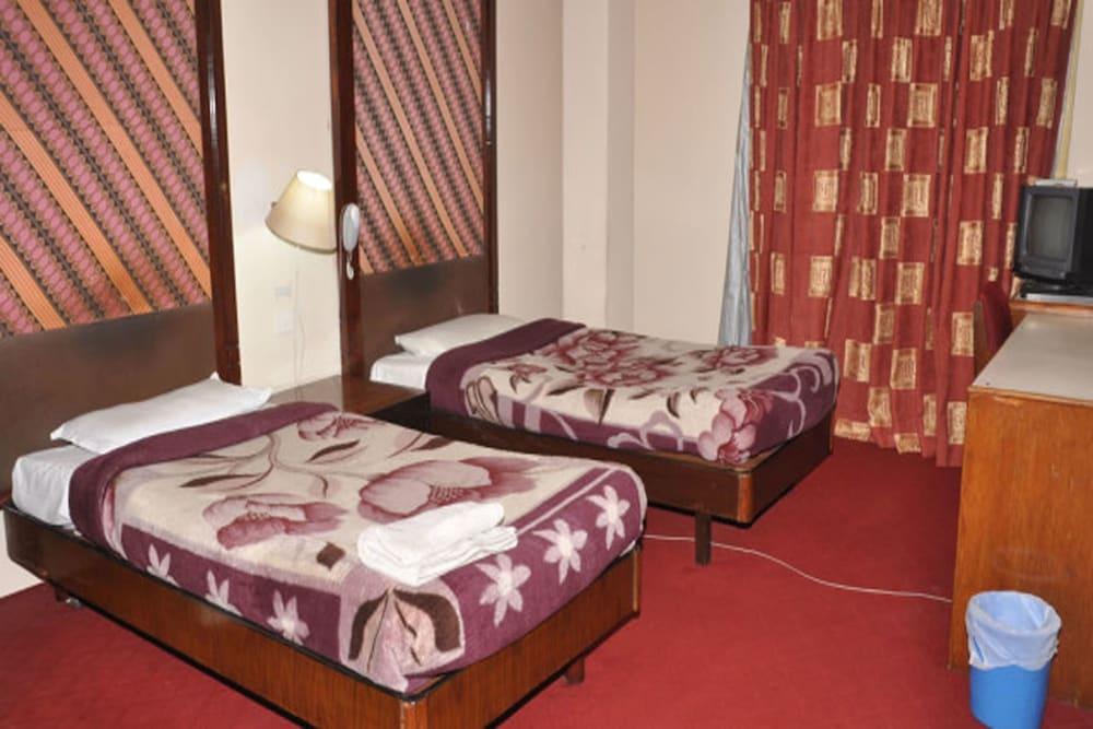 Hotel Atithi - Room
