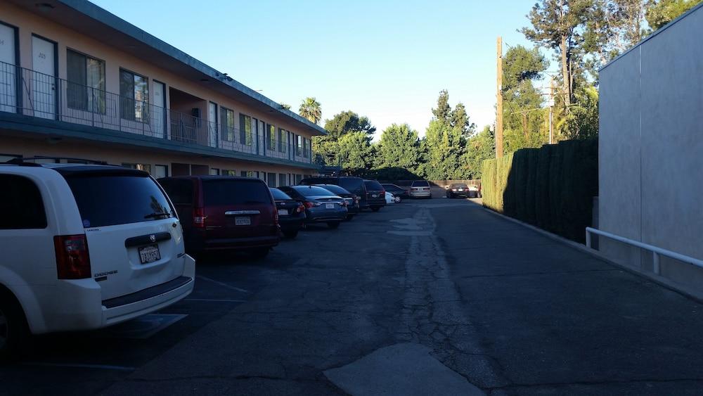 Kona Inn Motel Anaheim - Property Grounds