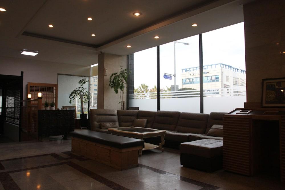 Jeju Miju Hotel - Lobby Sitting Area