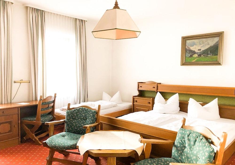 Hotel Vier Jahreszeiten Berchtesgaden - Room