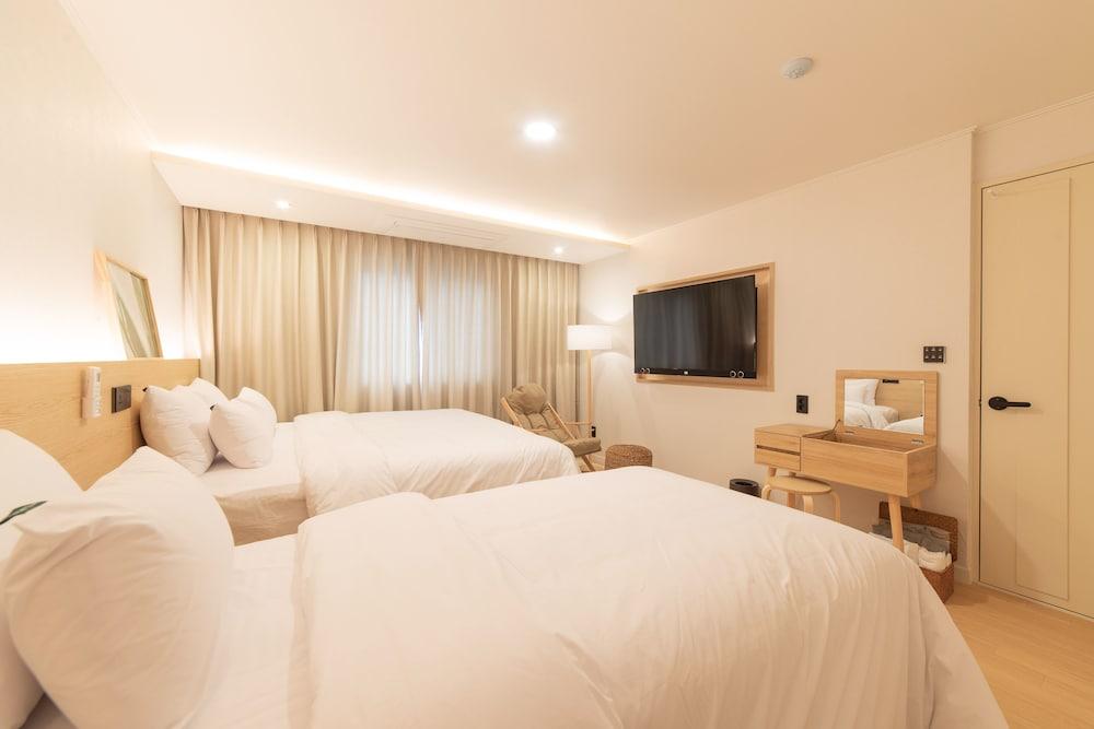 Jeongseong Hotel - Room