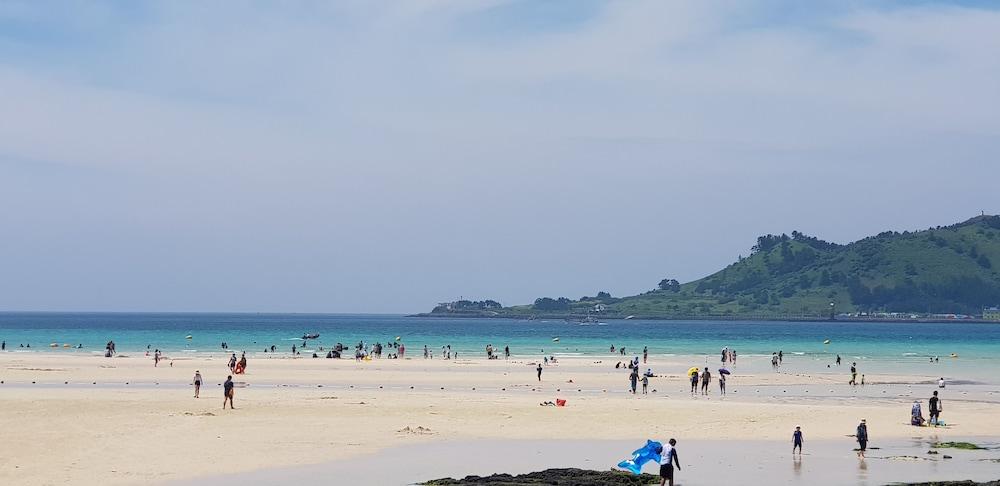 Jeju Again Olle pension - Beach