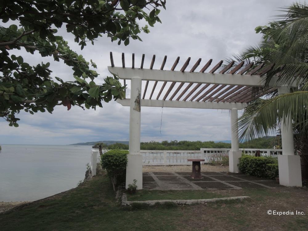 Moalboal Beach Resort - Property Grounds