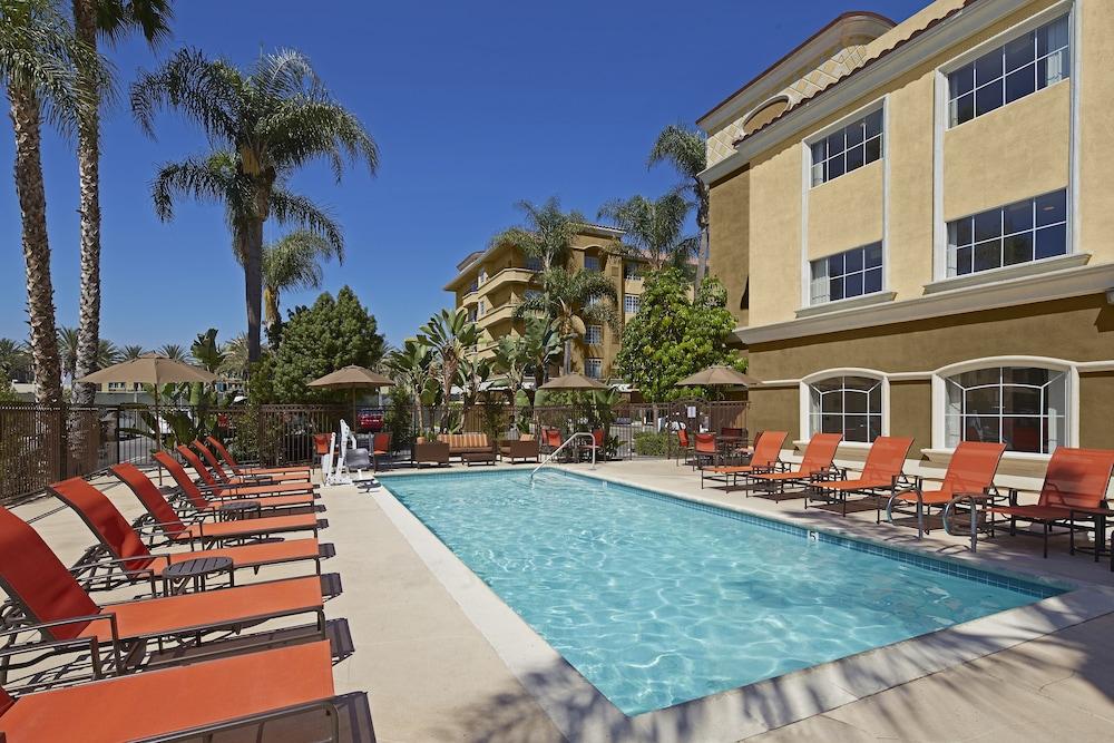 Anaheim Portofino Inn and Suites - Outdoor Pool