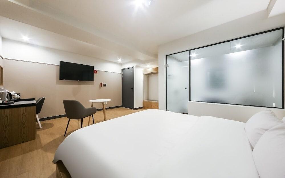 Gray 194 Hotel - Room