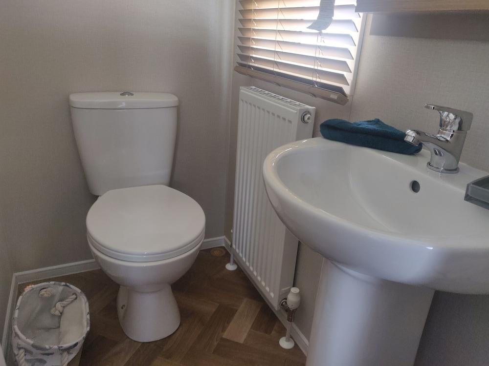 Imacculate Abingdon 14 3 bed Lodge - Bathroom