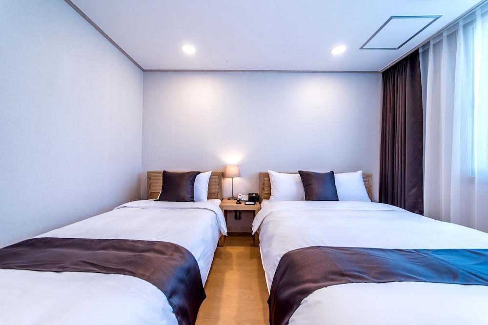 Zamong Hotel - Room