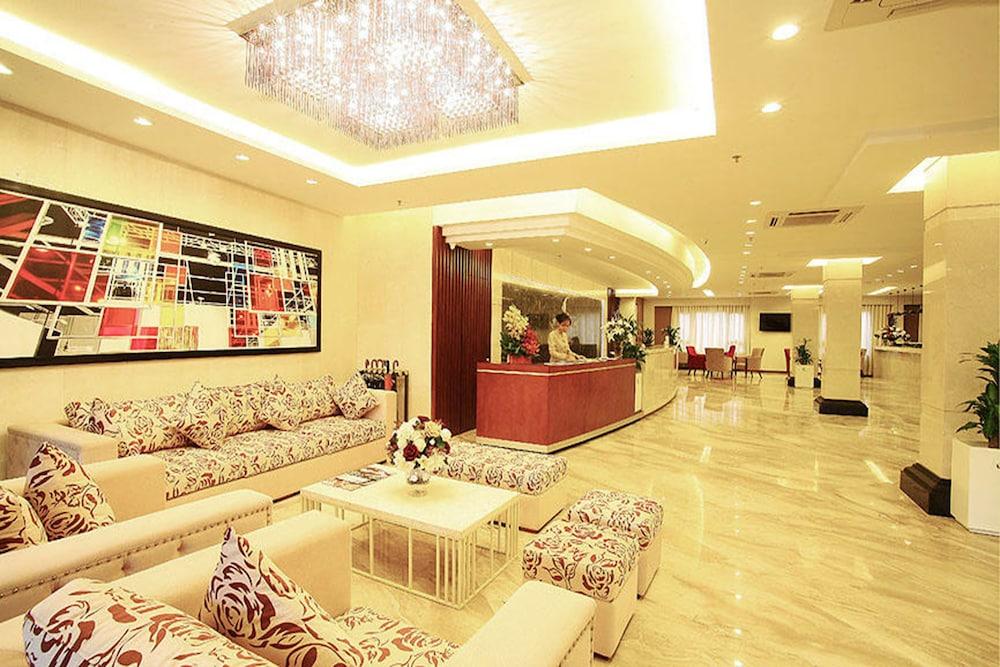 Riverside Hanoi Hotel - Lobby Sitting Area