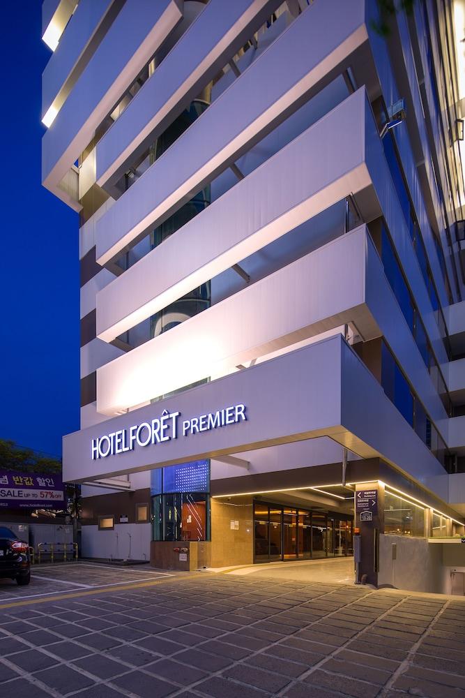 Hotel Forêt Premier Haeundae - Hotel Front - Evening/Night