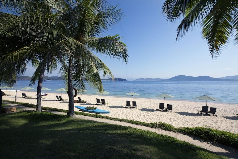 Hon Tam Resort - Beach