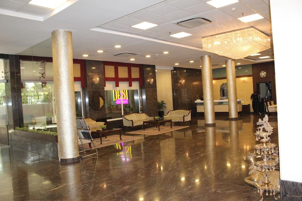 Brilliant Hotel & Convention Center - Lobby Sitting Area