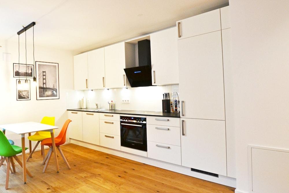 Modern apartment near downtown - Private kitchen