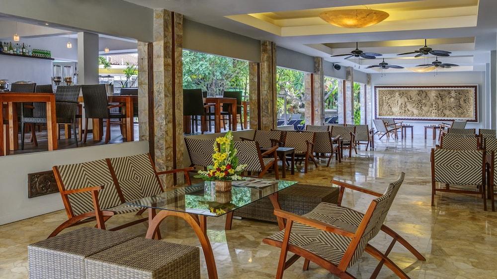 Maharani Beach Hotel - Lobby Sitting Area