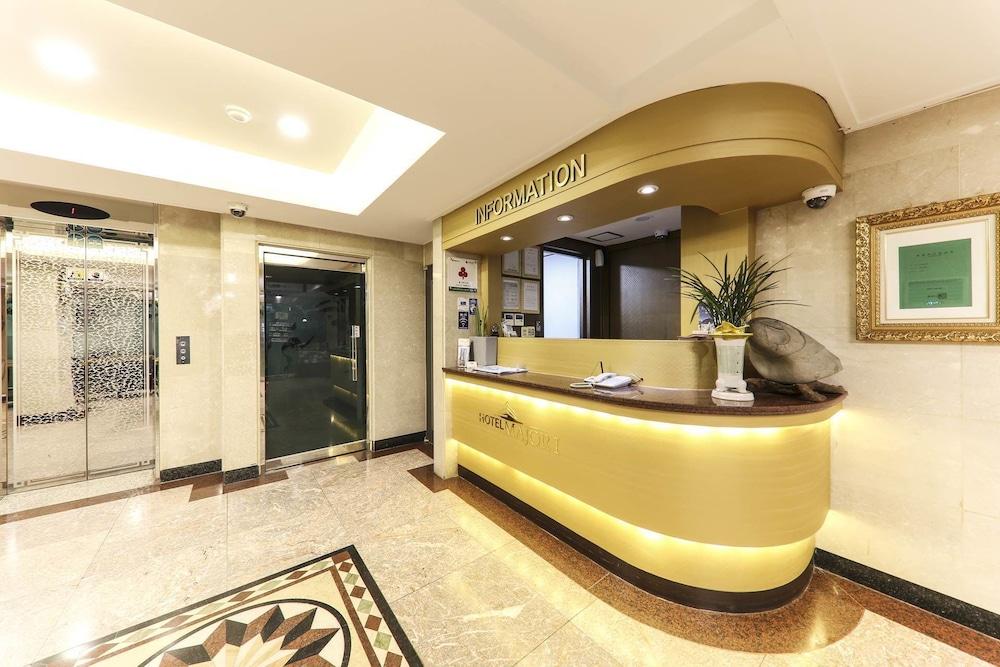 Major Hotel - Lobby