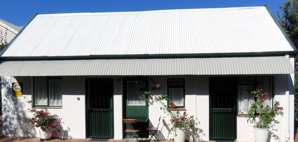 Fynbos Villa Guest House - Hotel Entrance