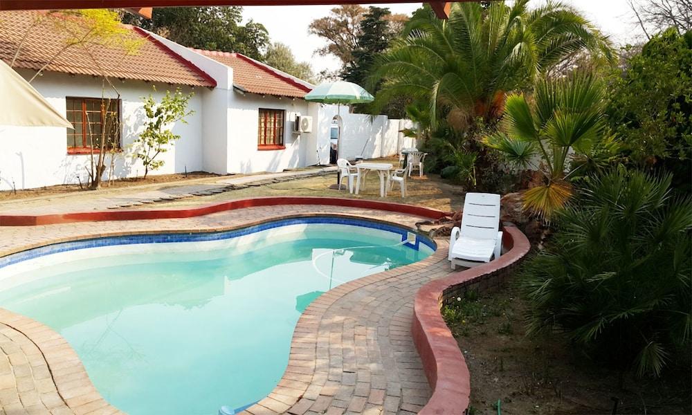 Harmony Guest House - Outdoor Pool