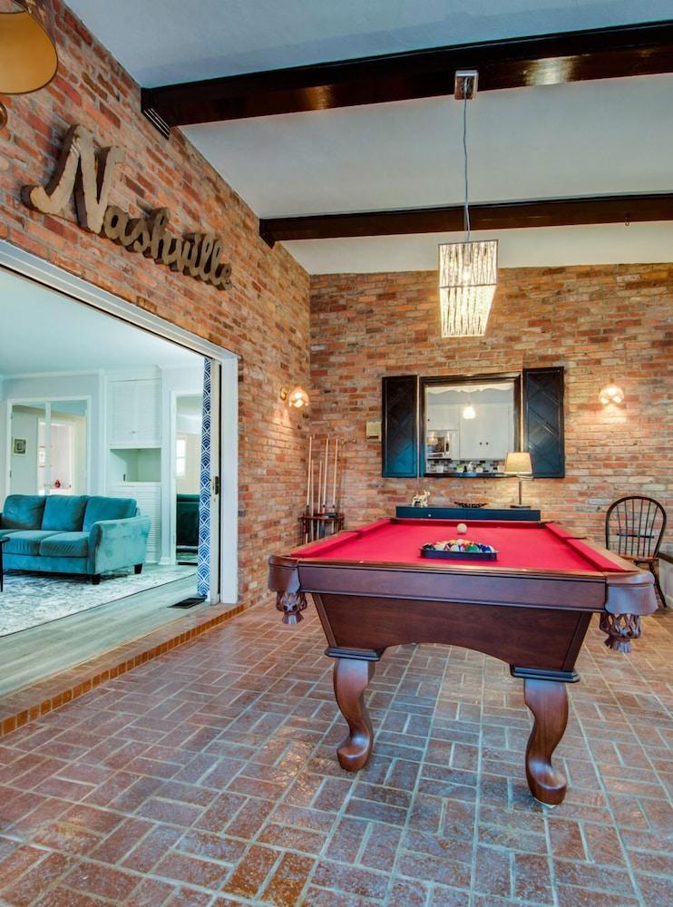 The Saunders Retreat - Game Room