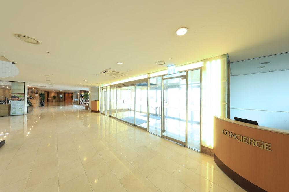 Ocean Suites Jeju Hotel - Interior Entrance