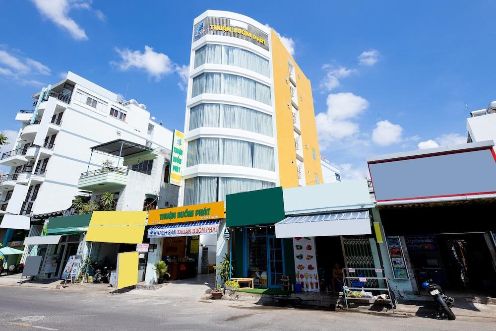 OYO 349 Thuan Buom Phat Hotel - Featured Image
