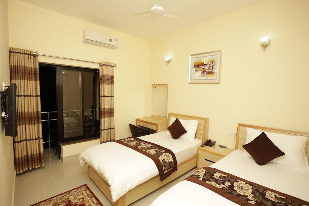 Mahadev Hotel - Room