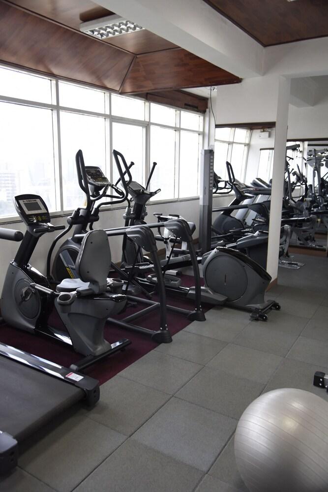 Diplomat Luxury Furnished Apartments - Gym