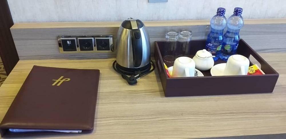 Holiday Hotel - Coffee and/or Coffee Maker
