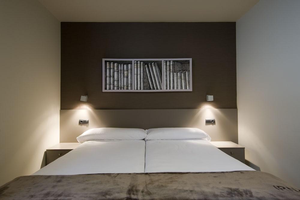 Irenaz Resort Hotel Apartamentos - Room