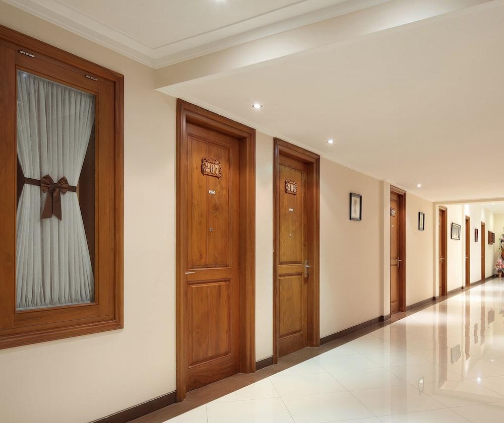 Kertanegara Premium Guest House - Interior